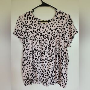 How Very Loved Women's Blush Pink Leopard Print Top Size Medium